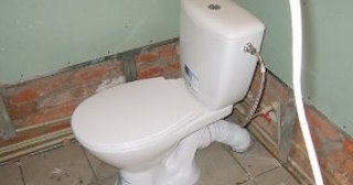 Установка приставного унитаза в чернушке - монтаж и подключение, СантехДомЧрш от 5299 рублей